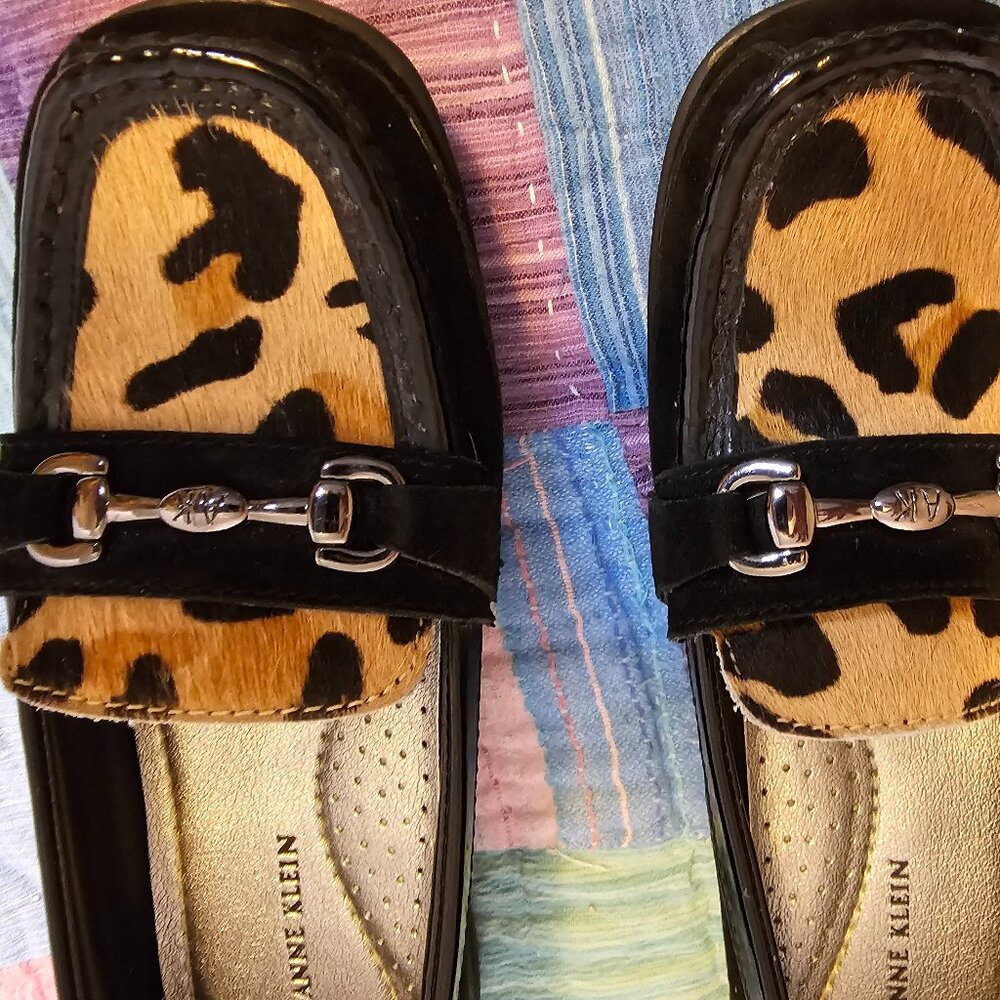 Ann Klein Zerega Slip on Loafers, Faux Leopard Fur with Black Suede, Size 7 - Picture 5 of 6